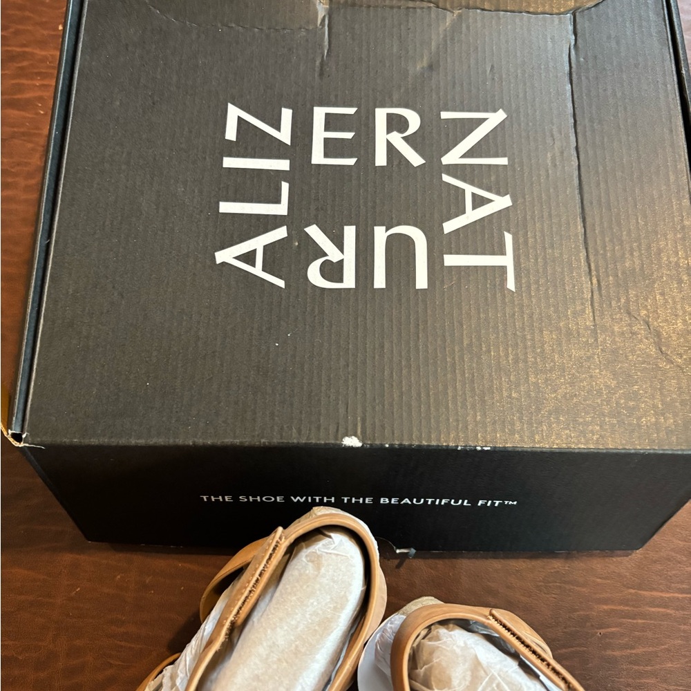 NIB-Naturalizer Brown Wedge Sandals for Women - Picture 5 of 16
